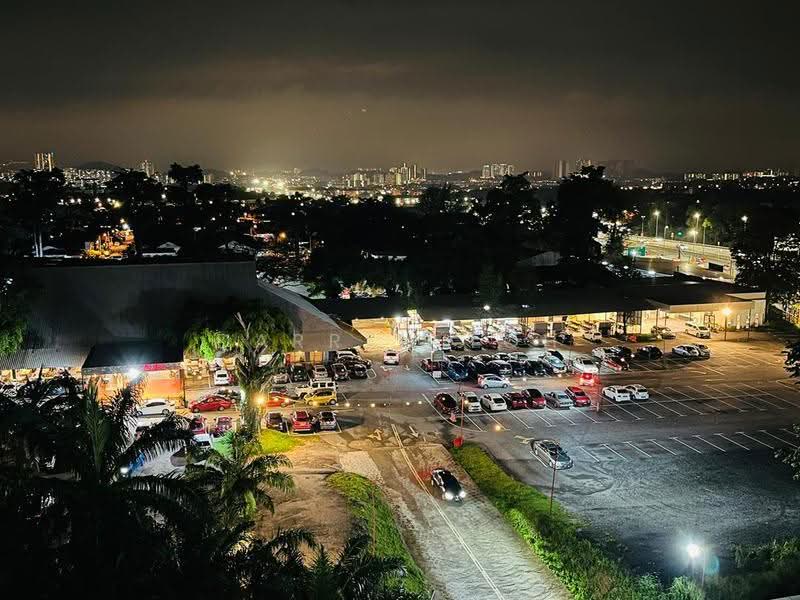 Kediaman Servis untuk Dijual di Serviced Residence @ The Louvre @ Country Heights - Darren Toh - Exterior - PropertyGuru.com.my