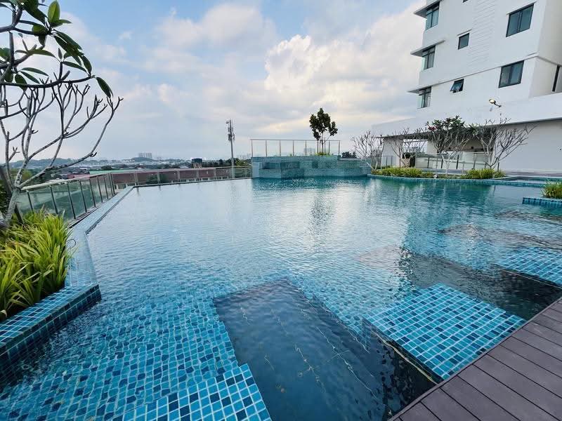 Kediaman Servis untuk Dijual di Serviced Residence @ The Louvre @ Country Heights - Darren Toh - Exterior - PropertyGuru.com.my
