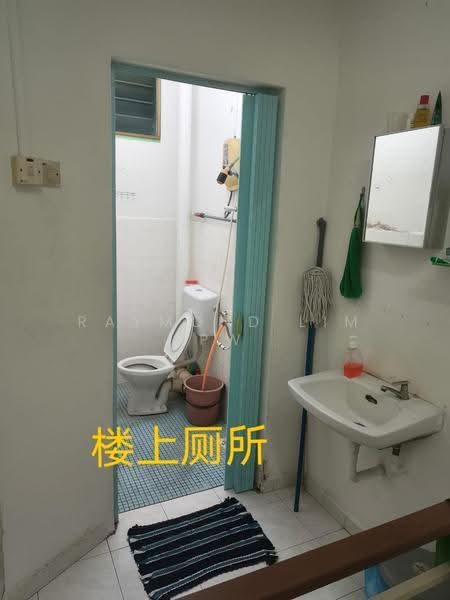 Rumah Teres untuk Dijual di Taman Merdeka Jaya (Batu Berendam) - Raymond Lim PW - Bathroom - PropertyGuru.com.my