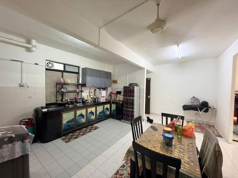 Apartment for Sale at Sri Putra Apartment - ALHAFIZ AZIS - Kitchen - PropertyGuru.com.my