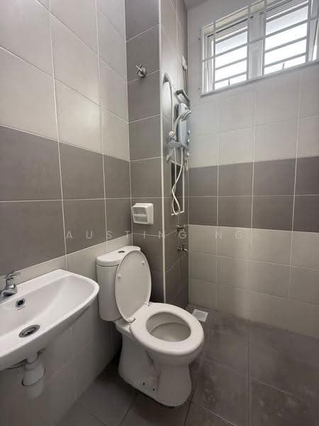 1-storey Terraced House for Rent in Bandar Putra Kulai (Kulai) - Austing Ng - Bathroom - PropertyGuru.com.my