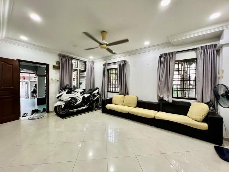 2-storey Terraced House for Sale in Bukit Indah (Iskandar Puteri (Nusajaya)) - Ann . - Living Room - PropertyGuru.com.my
