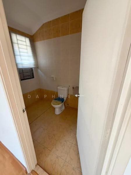 Semi-Detached House for Sale in Taman Austin Perdana (Tebrau) - Daphne Lee - Bathroom - PropertyGuru.com.my
