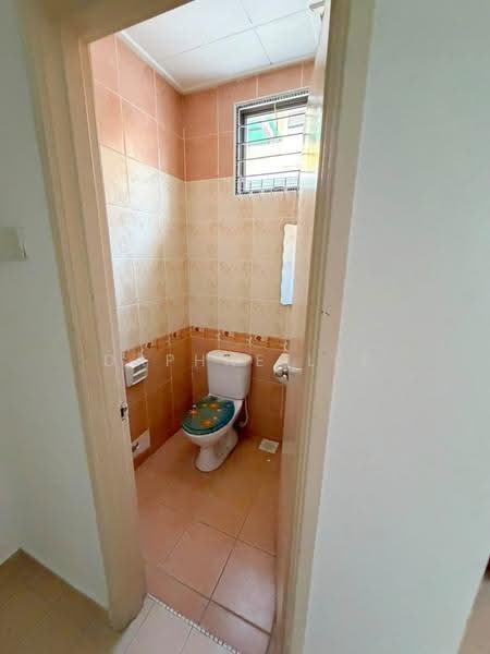 Semi-Detached House for Sale in Taman Austin Perdana (Tebrau) - Daphne Lee - Bathroom - PropertyGuru.com.my