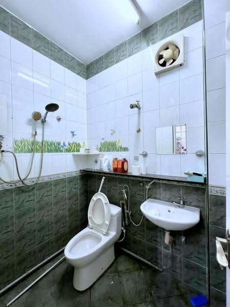 2-storey Terraced House for Sale in Taman Desa Cemerlang (Ulu Tiram) - Karl Lim - Bathroom - PropertyGuru.com.my