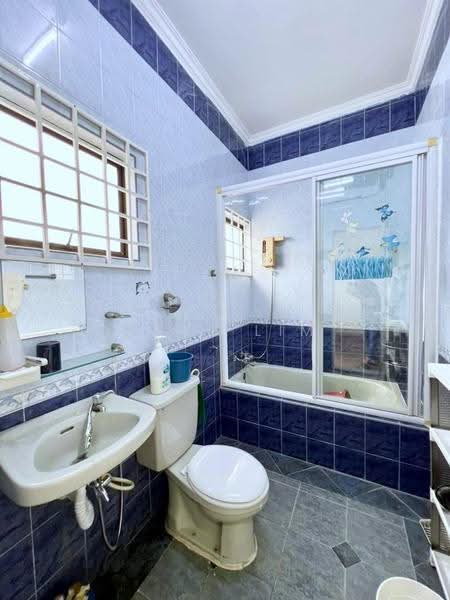 2-storey Terraced House for Sale in Taman Desa Cemerlang (Ulu Tiram) - Karl Lim - Bathroom - PropertyGuru.com.my