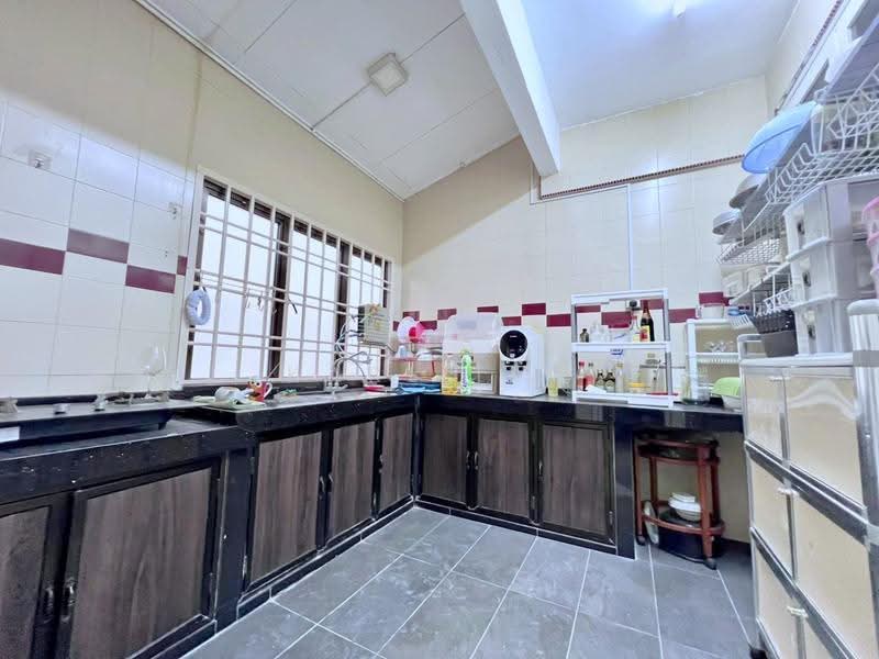 2-storey Terraced House for Sale in Taman Desa Cemerlang (Ulu Tiram) - Karl Lim - Kitchen - PropertyGuru.com.my
