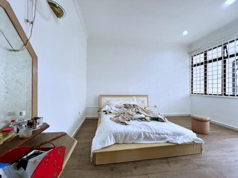 2-storey Terraced House for Sale in Taman Desa Cemerlang (Ulu Tiram) - Karl Lim - Bedroom - PropertyGuru.com.my