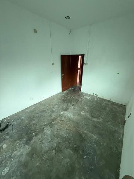 Retail Space for Rent in Jelutong (Penang) - Ng Jit Sin - Interior - PropertyGuru.com.my