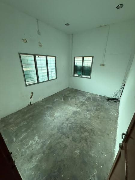 Retail Space for Rent in Jelutong (Penang) - Ng Jit Sin - Interior - PropertyGuru.com.my