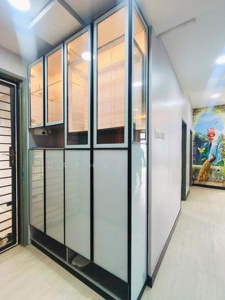 Kediaman Servis untuk Dijual di Palazio - Daphne Lee - Entrance - PropertyGuru.com.my