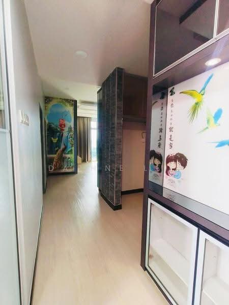 Kediaman Servis untuk Dijual di Palazio - Daphne Lee - Corridor - PropertyGuru.com.my