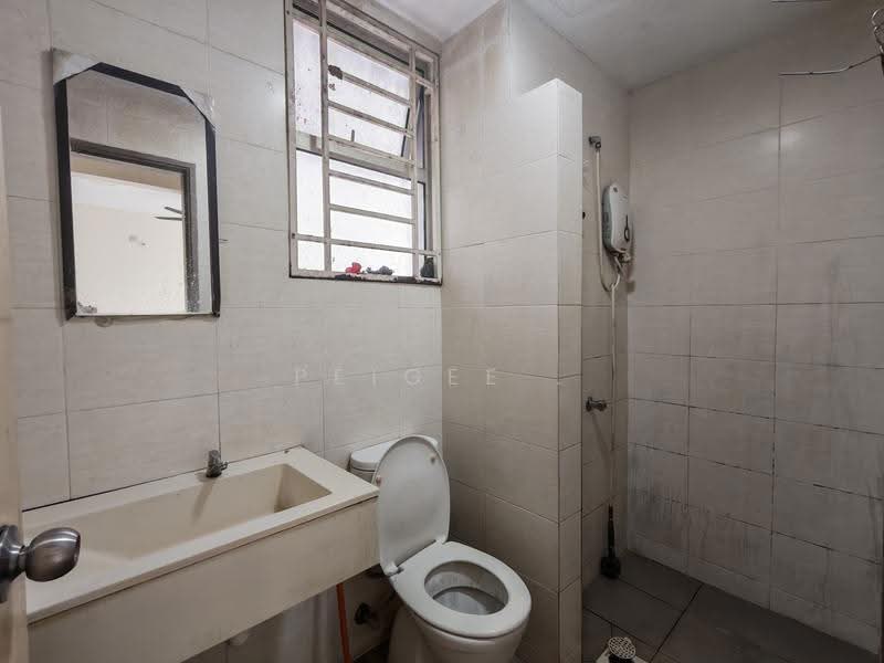 Kediaman Servis untuk Disewa di Platinum Lake PV 21 - PeiGee . - Bathroom - PropertyGuru.com.my