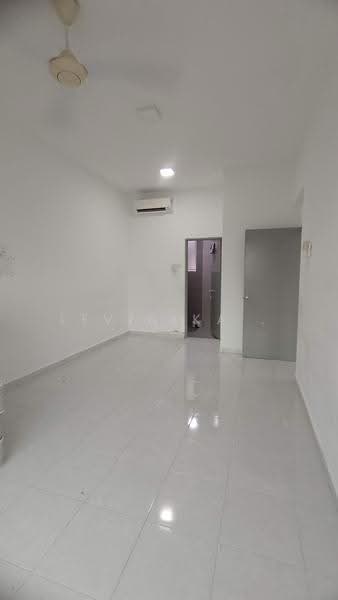 Condominium for Sale at D'suria Condominium - Levinika . - Living Room - PropertyGuru.com.my