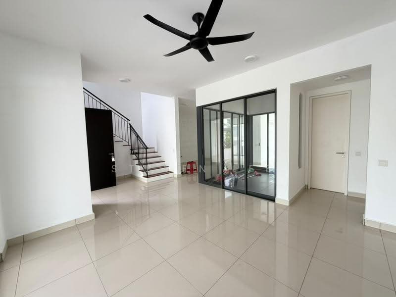 3-storey Terraced House for Rent in Tamansari (Rawang) - Steven Lee - Living Room - PropertyGuru.com.my
