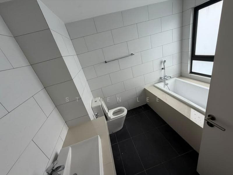 3-storey Terraced House for Rent in Tamansari (Rawang) - Steven Lee - Bathroom - PropertyGuru.com.my