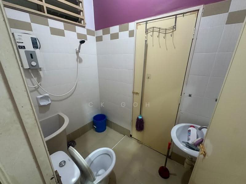 Rumah Berkembar untuk Dijual di Bandar Puteri Jaya (Sungai Petani) - CK Goh - Bathroom - PropertyGuru.com.my
