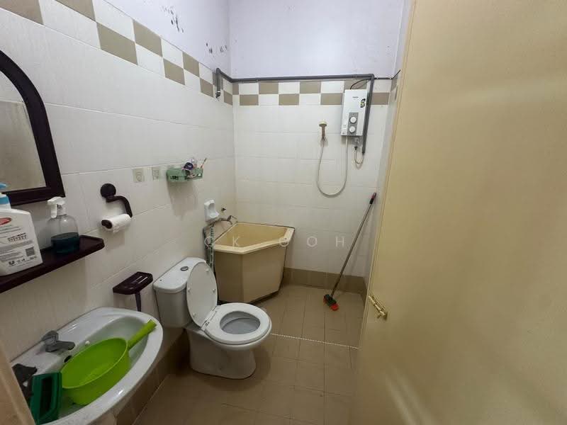 Rumah Berkembar untuk Dijual di Bandar Puteri Jaya (Sungai Petani) - CK Goh - Bathroom - PropertyGuru.com.my