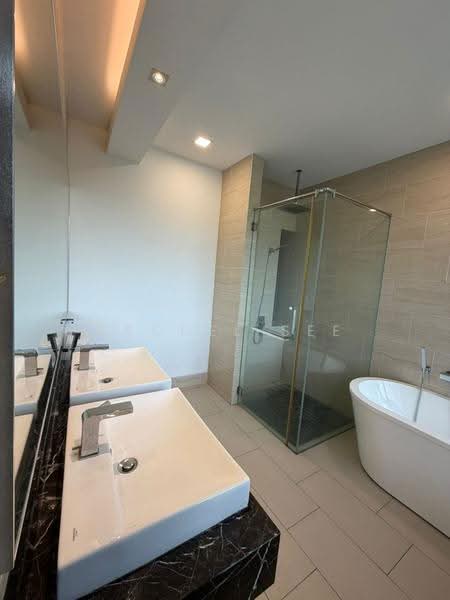 Semi-Detached House for Rent in Leisure Farm (Gelang Patah) - Rachel See - Bathroom - PropertyGuru.com.my