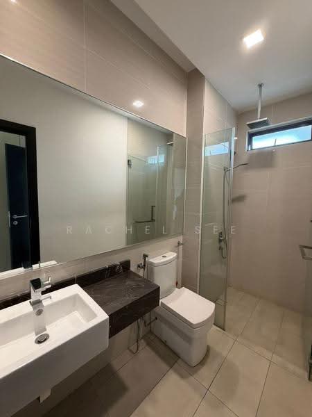 Semi-Detached House for Rent in Leisure Farm (Gelang Patah) - Rachel See - Bathroom - PropertyGuru.com.my