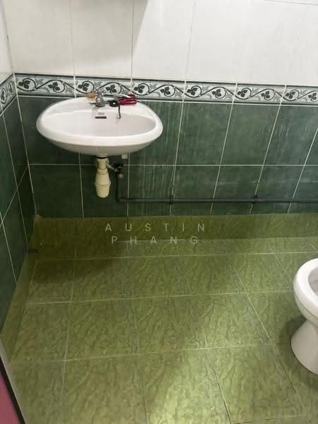 Apartment for Rent at Villamas Apartment - Austin Phang - Bathroom - PropertyGuru.com.my
