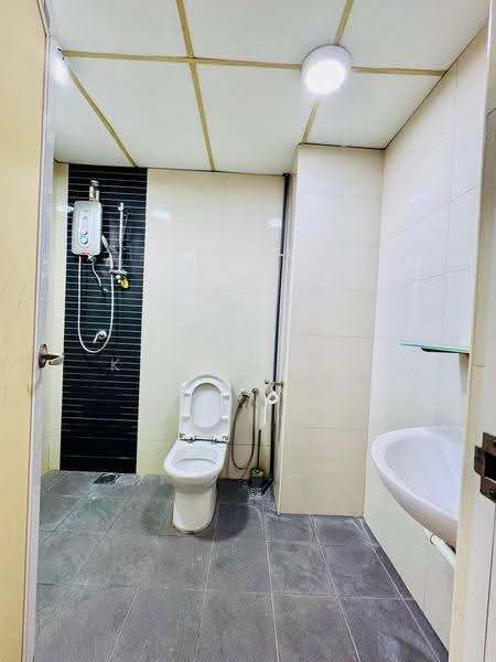 Pangsapuri untuk Disewa di Desa Bella - Kelvin Lim - Bathroom - PropertyGuru.com.my