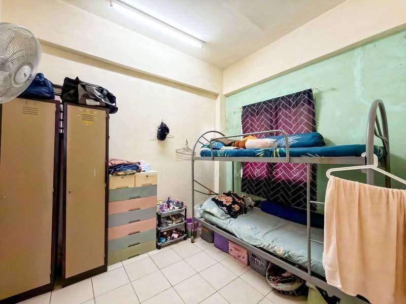 Apartment for Sale at Pangsapuri Sri Angkasa - Izzat Zamros - Bedroom - PropertyGuru.com.my