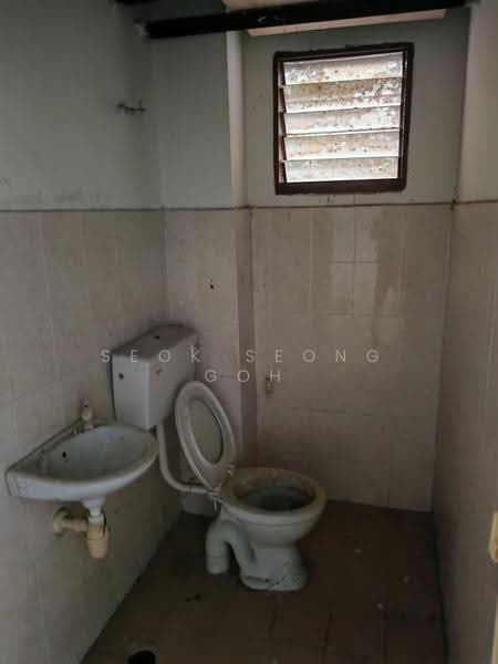 Pangsapuri untuk Dijual di Pusat Hentian Kajang - Seok Seong Goh - Bathroom - PropertyGuru.com.my