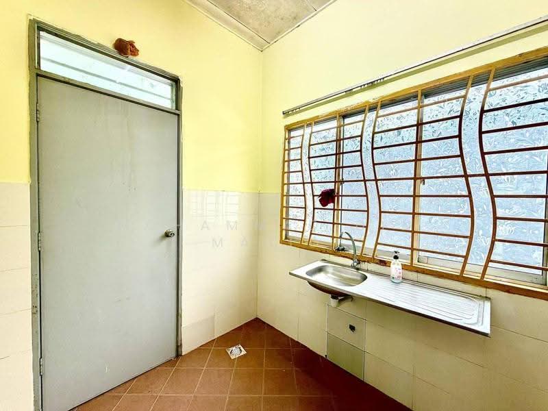 1-storey Terraced House for Sale in Bandar Putera (Klang) - Mohammad Din Majid - Interior - PropertyGuru.com.my