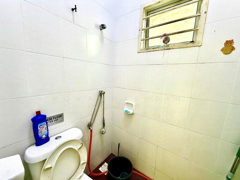 1-storey Terraced House for Sale in Bandar Putera (Klang) - Mohammad Din Majid - Bathroom - PropertyGuru.com.my