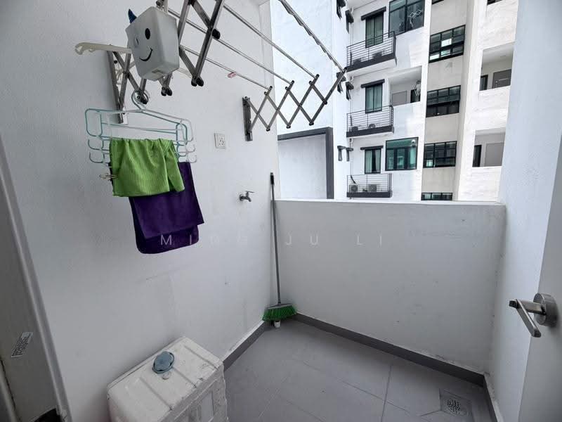 Kediaman Servis untuk Disewa di D'sands Residence - Ming Ju Li - Balcony - PropertyGuru.com.my