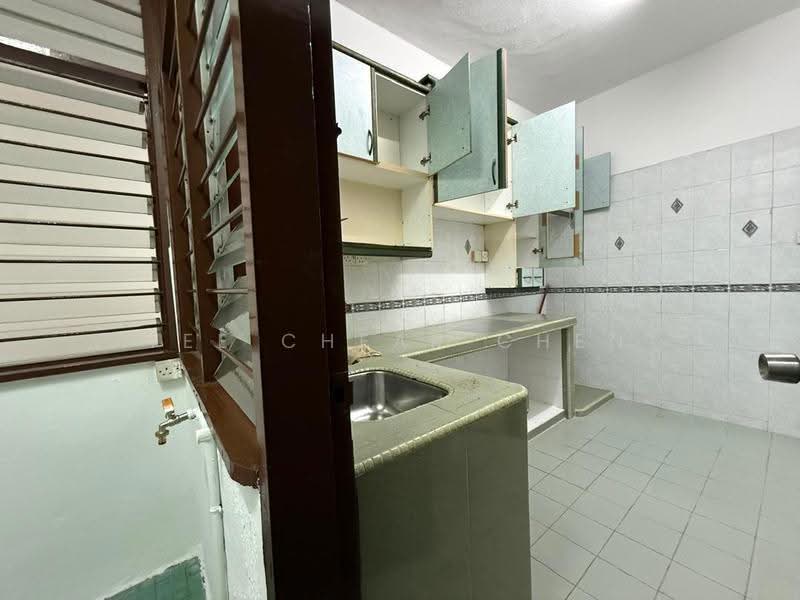 Apartment for Rent at Subang Perdana Goodyear Court 10 - Yee Cheak Chen - Kitchen - PropertyGuru.com.my