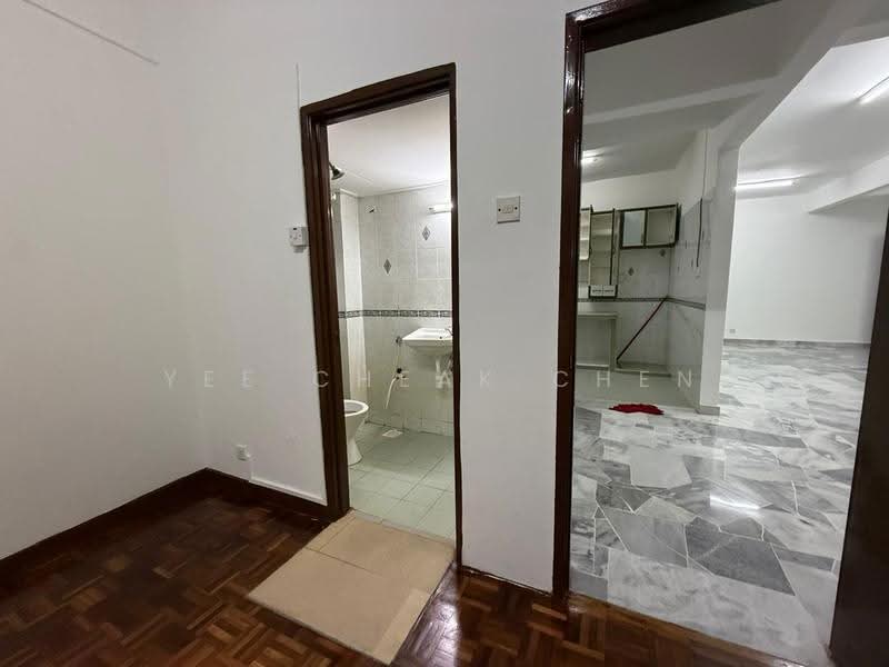 Apartment for Rent at Subang Perdana Goodyear Court 10 - Yee Cheak Chen - Bathroom - PropertyGuru.com.my