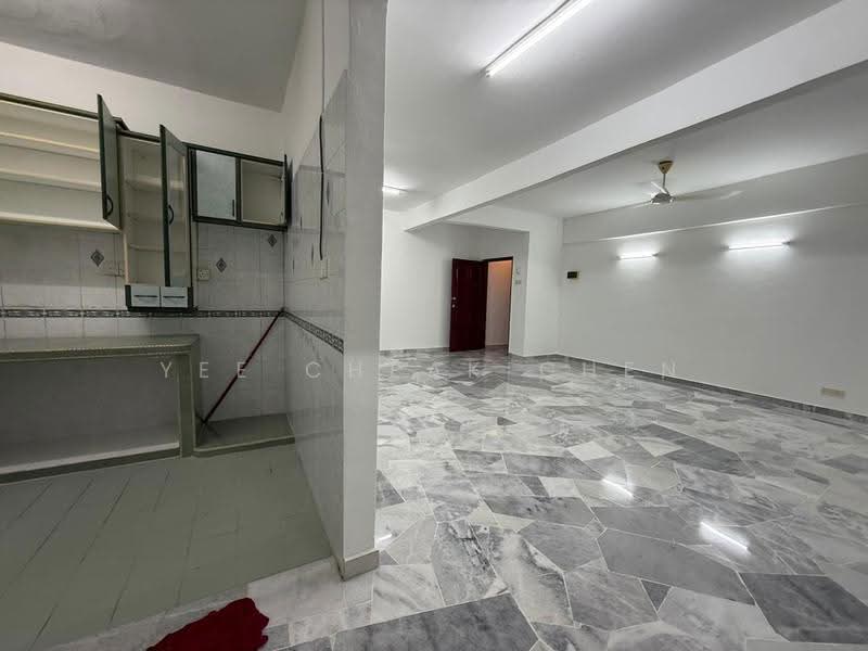 Apartment for Rent at Subang Perdana Goodyear Court 10 - Yee Cheak Chen - Kitchen - PropertyGuru.com.my