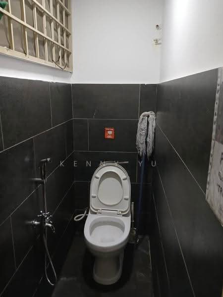 Pejabat untuk Disewa di Taman Nirwana (Ampang) - Kenny Yu - Bathroom - PropertyGuru.com.my