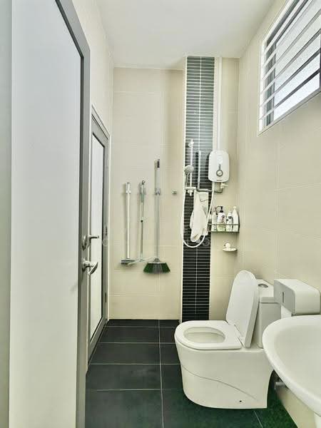 3-storey Terraced House for Sale in Usj 1 (Subang Jaya) - DARREN CHEONG - Bathroom - PropertyGuru.com.my
