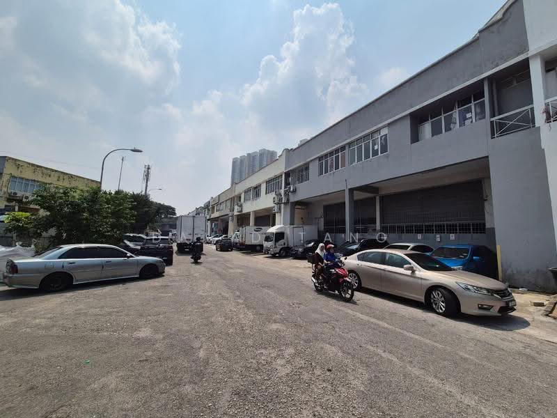 Kedai untuk Disewa di Taman Desa Tasek (Bandar Tasik Selatan) - David Tang - Exterior - PropertyGuru.com.my