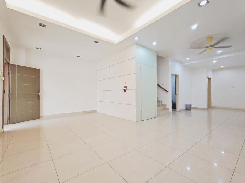 Cluster House for Rent in Taman Adda Heights (Tebrau) - Stella Chia - Living Room - PropertyGuru.com.my