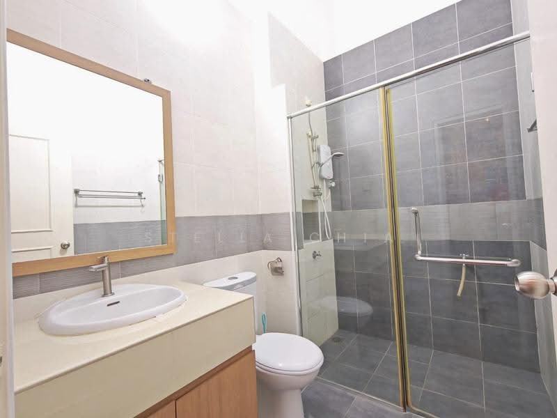 Cluster House for Rent in Taman Adda Heights (Tebrau) - Stella Chia - Bathroom - PropertyGuru.com.my