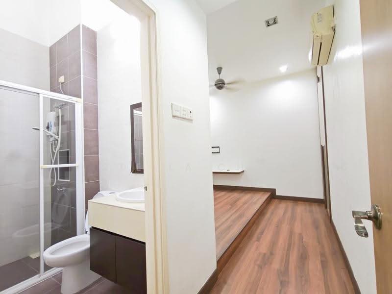 Cluster House for Rent in Taman Adda Heights (Tebrau) - Stella Chia - Bathroom - PropertyGuru.com.my