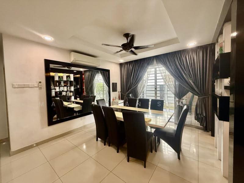 Semi-Detached House for Sale in Bandar Parklands (Klang) - Mala Palanisamy - Dining Room - PropertyGuru.com.my