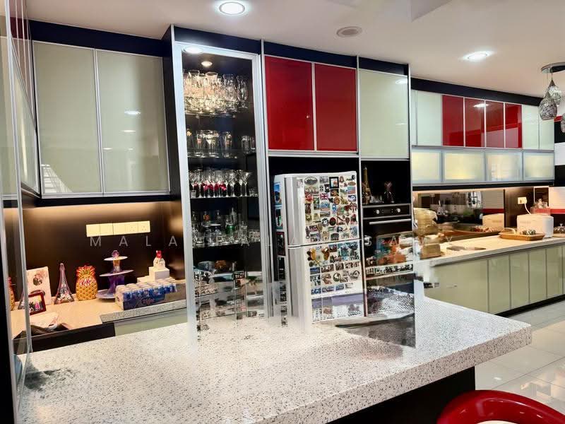 Semi-Detached House for Sale in Bandar Parklands (Klang) - Mala Palanisamy - Kitchen - PropertyGuru.com.my
