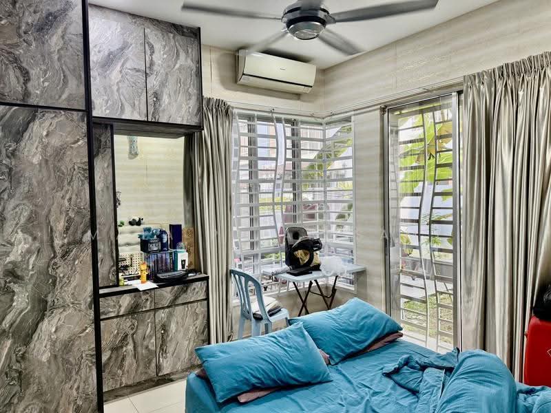 Semi-Detached House for Sale in Bandar Parklands (Klang) - Mala Palanisamy - Bedroom - PropertyGuru.com.my