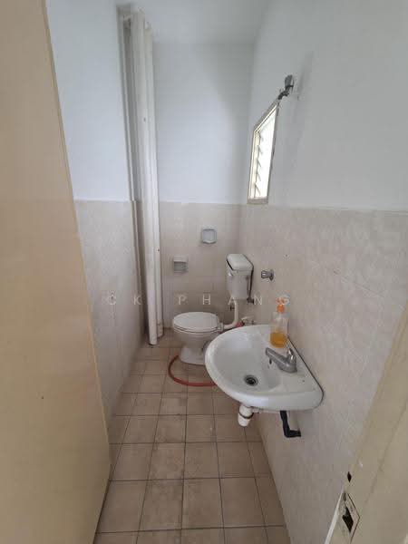 Pangsapuri untuk Disewa di Casa Riana - CK Phang - Bathroom - PropertyGuru.com.my