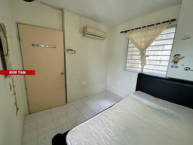 Apartment for Sale at Taman Kristal - Kim Tan - Bedroom - PropertyGuru.com.my