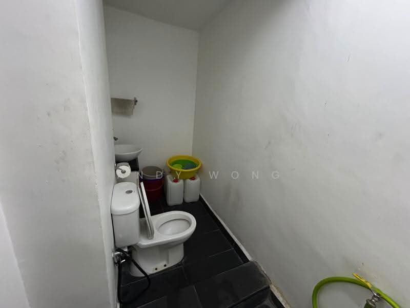 3-storey Terraced House for Sale in Taman Tasik Damai (Sungai Besi) - Andy Wong - Bathroom - PropertyGuru.com.my