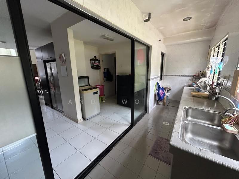 3-storey Terraced House for Sale in Taman Tasik Damai (Sungai Besi) - Andy Wong - Kitchen - PropertyGuru.com.my