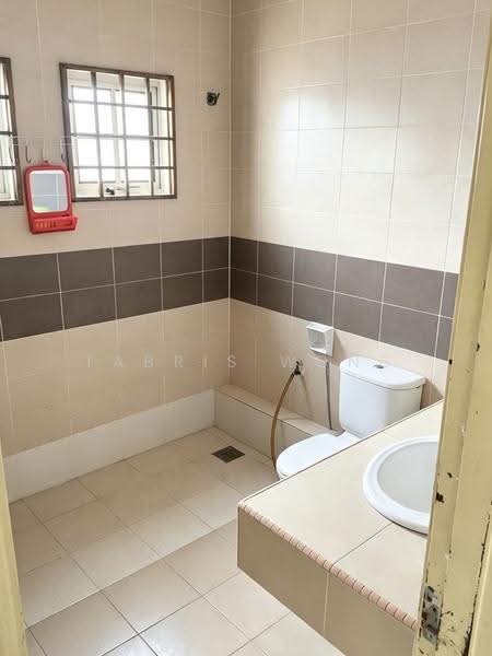 Semi-Detached House for Rent in Bandar Parklands (Klang) - Tabris Wong - Bathroom - PropertyGuru.com.my