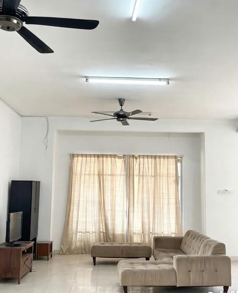 Semi-Detached House for Rent in Bandar Parklands (Klang) - Tabris Wong - Living Room - PropertyGuru.com.my