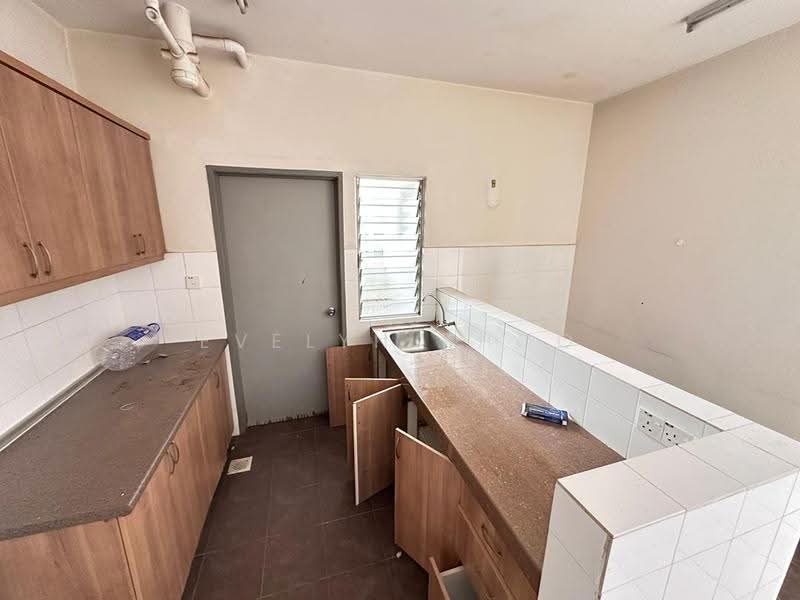 Pangsapuri untuk Dijual di Angsana Apartment - Evelyn Khoo - Kitchen - PropertyGuru.com.my
